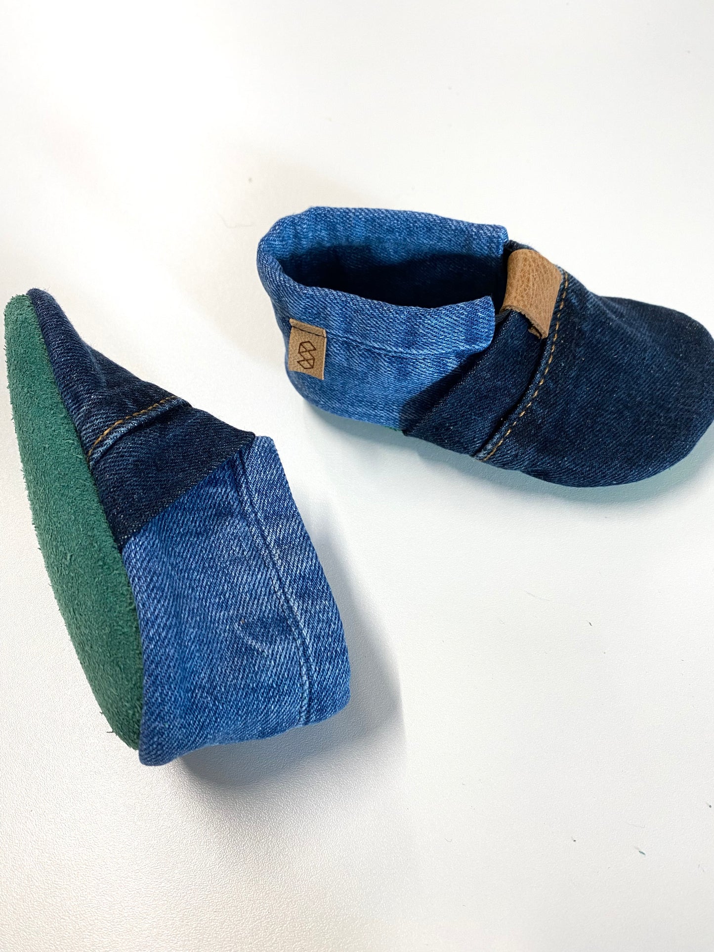 Chaussons enfants MOCCA LEO bicolore upcyclés