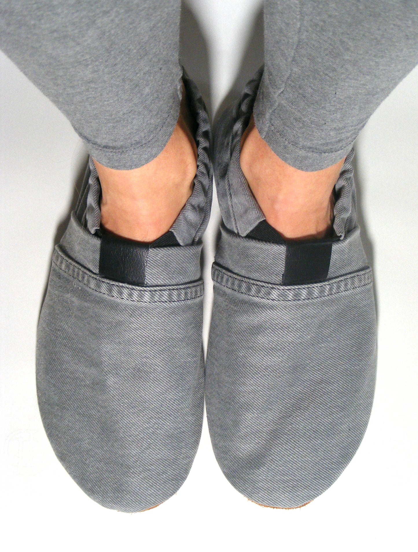 Chaussons upcyclés MOCCA LEO denim gris unisex