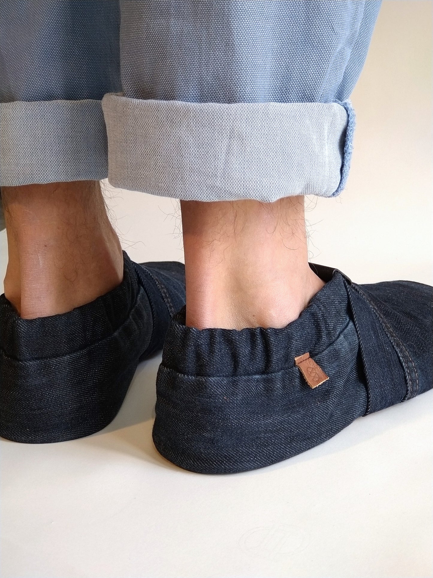 Chaussons Unisex MOCCA LEO denim bleu nuit