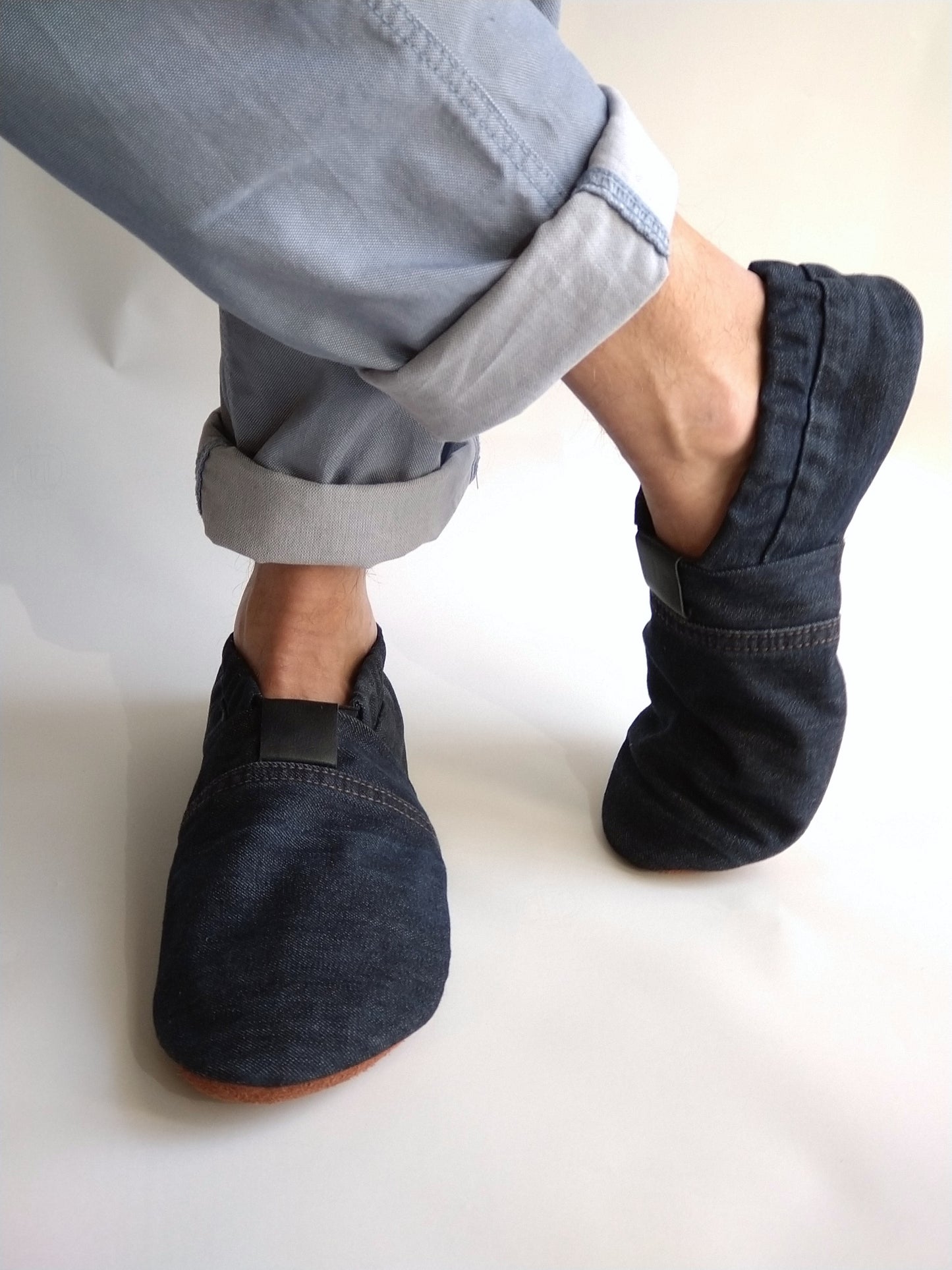 Chaussons Unisex MOCCA LEO denim bleu nuit