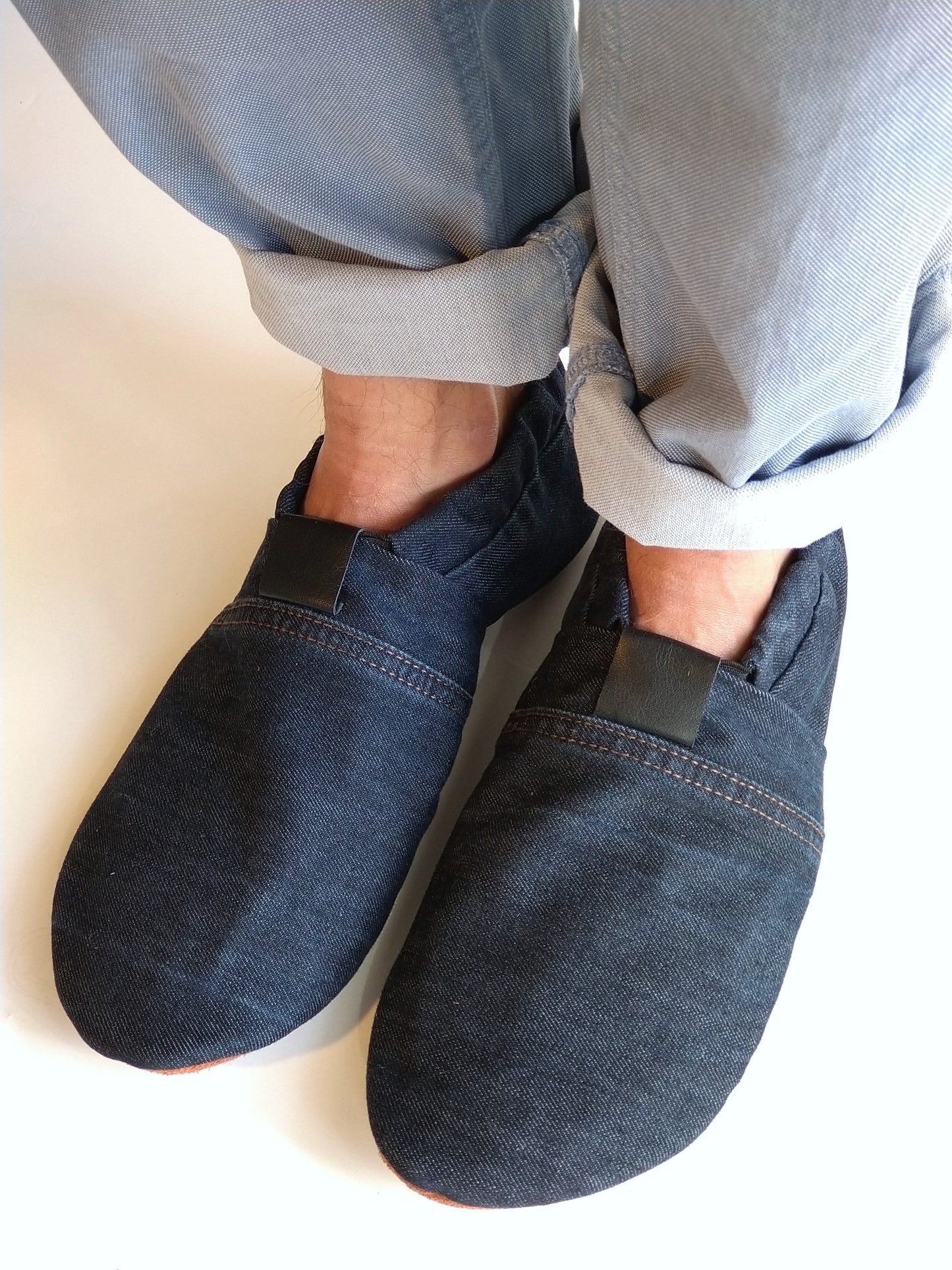 Chaussons Unisex MOCCA LEO denim bleu nuit