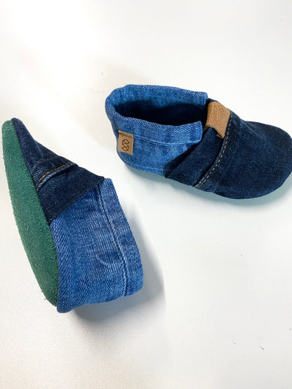 Upcycling Kinder Hausschuhe Mocca Leo zweifarbig Denim