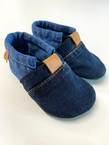 Upcycling Kinder Hausschuhe Mocca Leo zweifarbig Denim