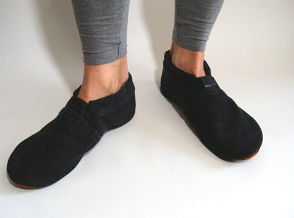 Chaussons upcyclés MOCCA LEO denim noir 
