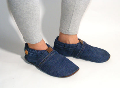 Chaussons upcyclés MOCCA LEO denim bleu foncé unisex