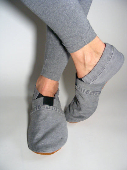 Chaussons upcyclés MOCCA LEO denim gris unisex