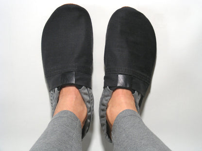 Chaussons upcyclés MOCCA LEO denim gris / noir upcyclés